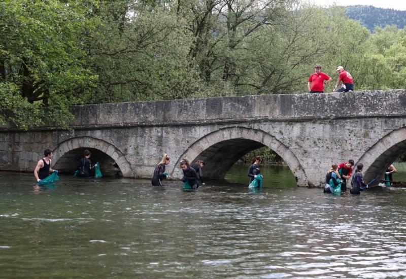 UniCredit Bank d.d. i Ronilački klub „Bosna“ organiziraju akciju čišćenja rijeke Bosne